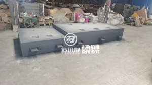 發往蘭州的重達10噸的減振臺座準備就緒。